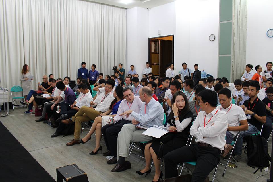 The graduation ceremony has more than 30 domestic and international investment funds attended